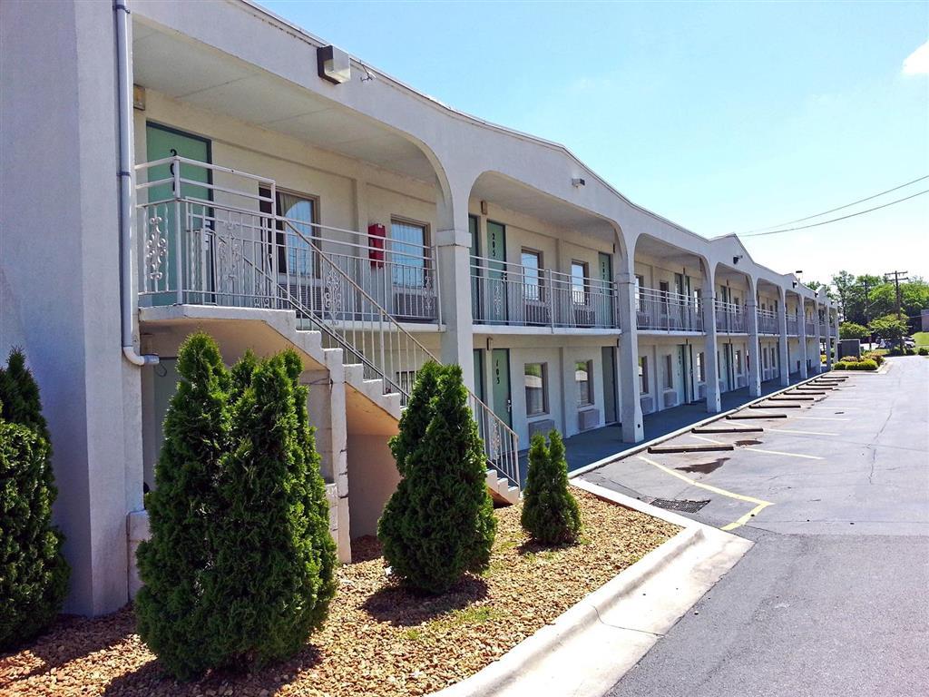 Hotel Clarion Pointe Decatur Exterior foto