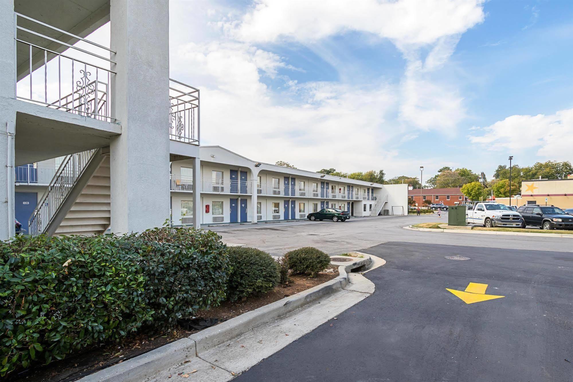 Hotel Clarion Pointe Decatur Exterior foto